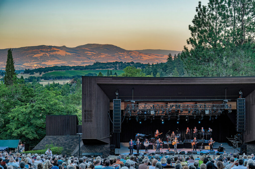 Britt Amphitheater Lyle Lovett Performance