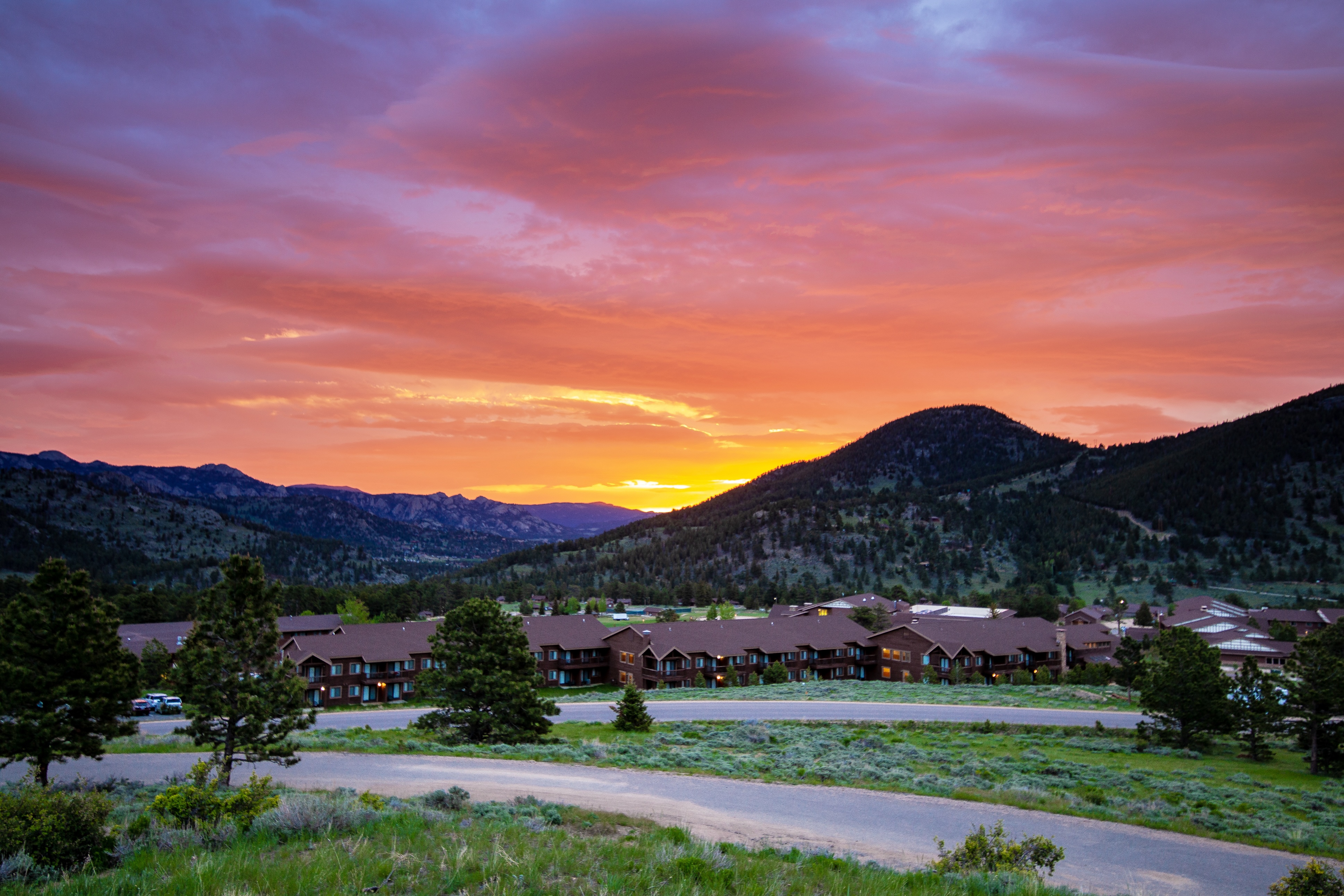 mountain-sunrise-at-ymca-of-the-rockies-estes-park-center