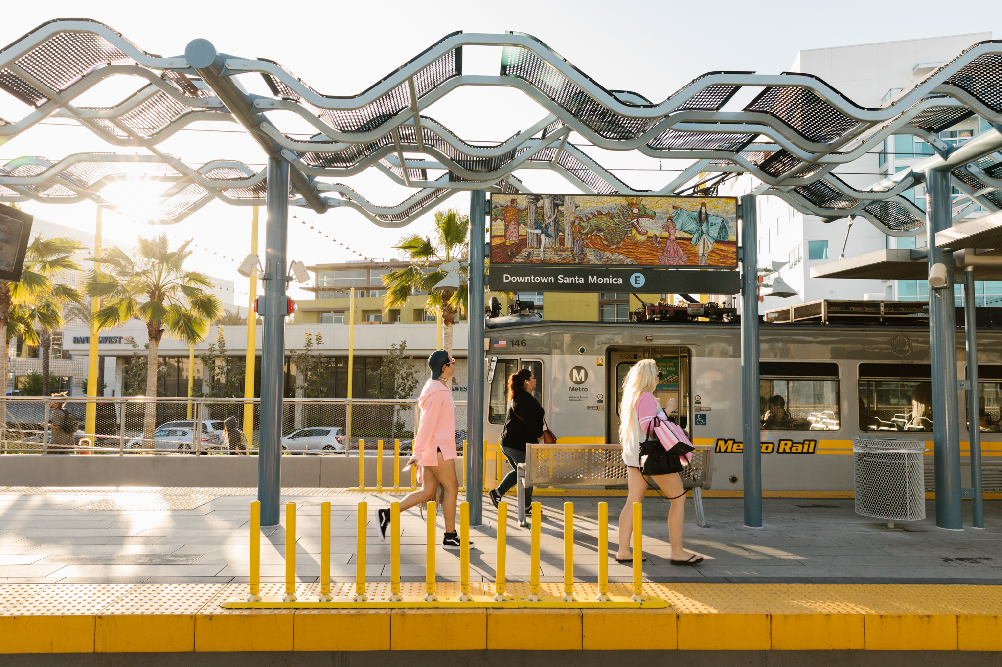santa-monica-metro-station