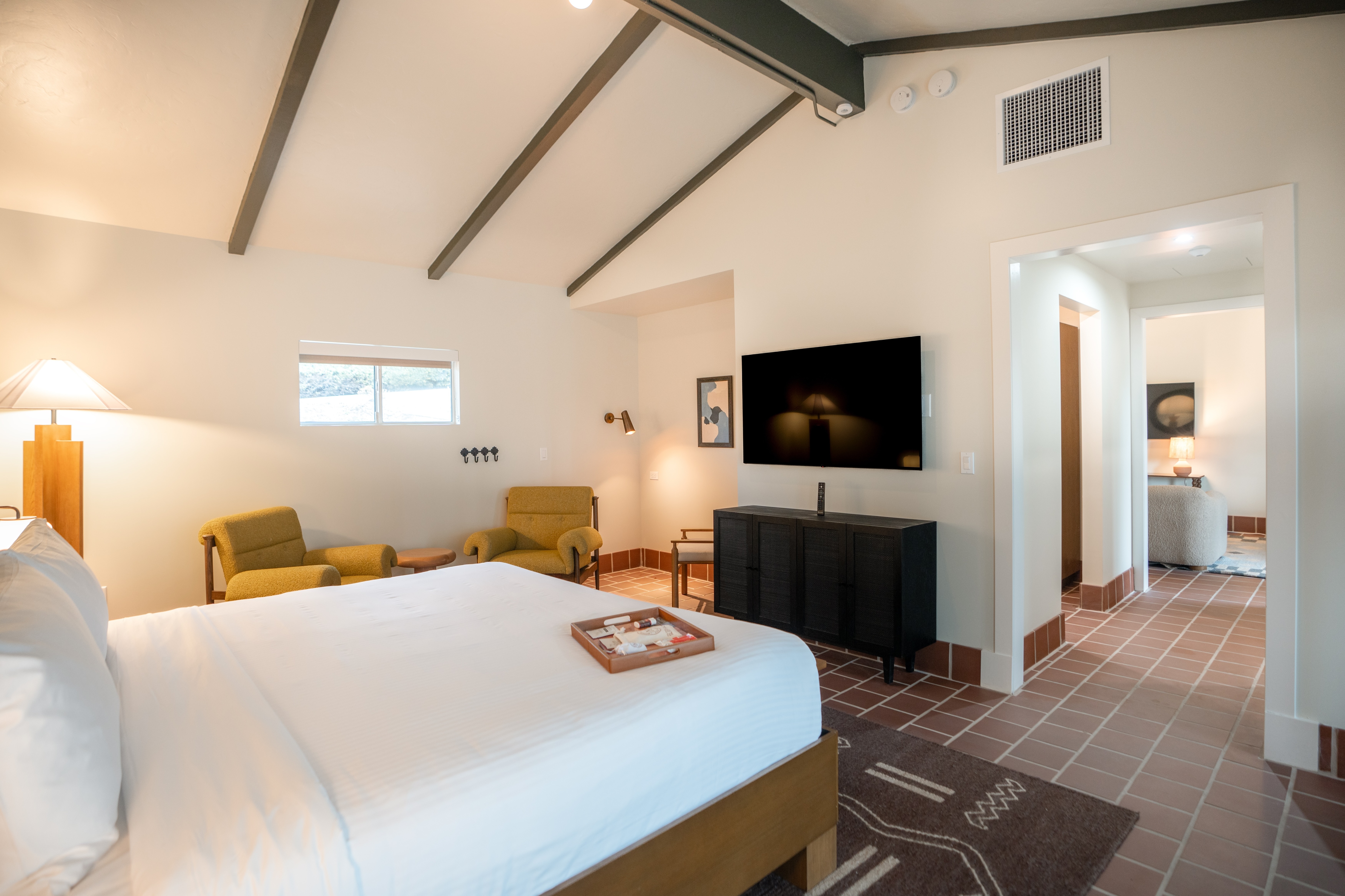 lower-hillside-suite-bedroom