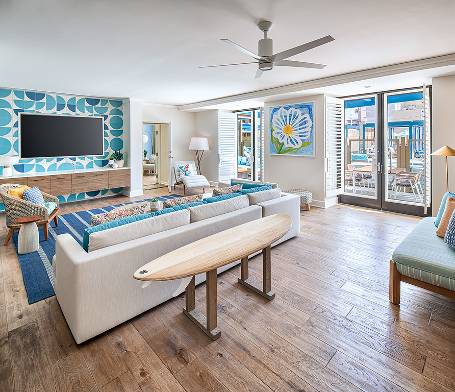 jimmy-buffett-suite-living-area