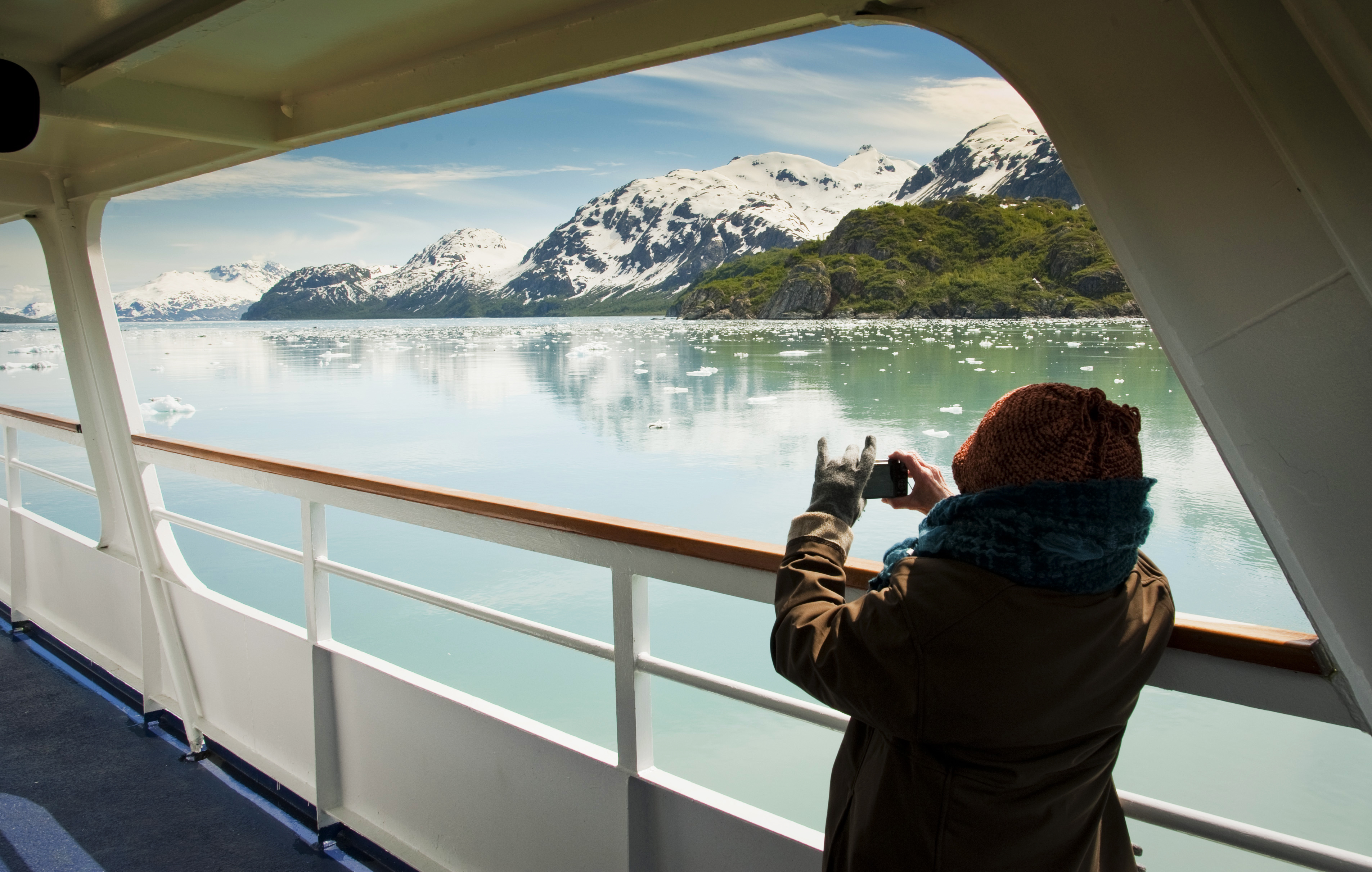 guests-can-take-stunning-photos-of-the-landscape-from-the-ship-deck