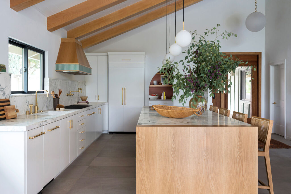 Kitchen in 1970s Lake House by Lizzie Green