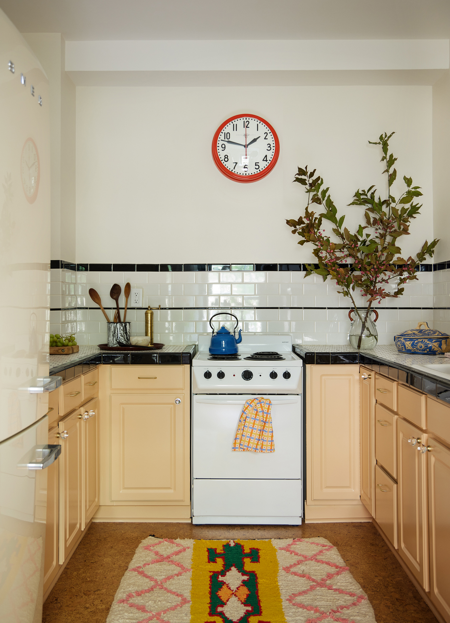 Kitchen in Portland Pied-a-Terre by Casework