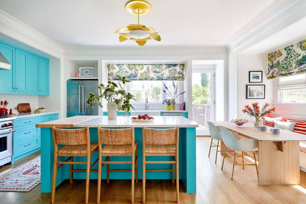 Kitchen in Healdsburg Vacation Home by Studio Munroe