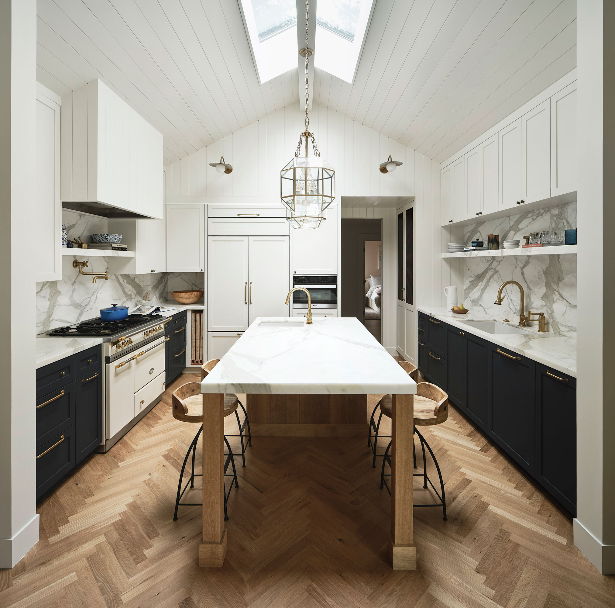 Kitchen in Former Hunting Lodge by JL Interior Design