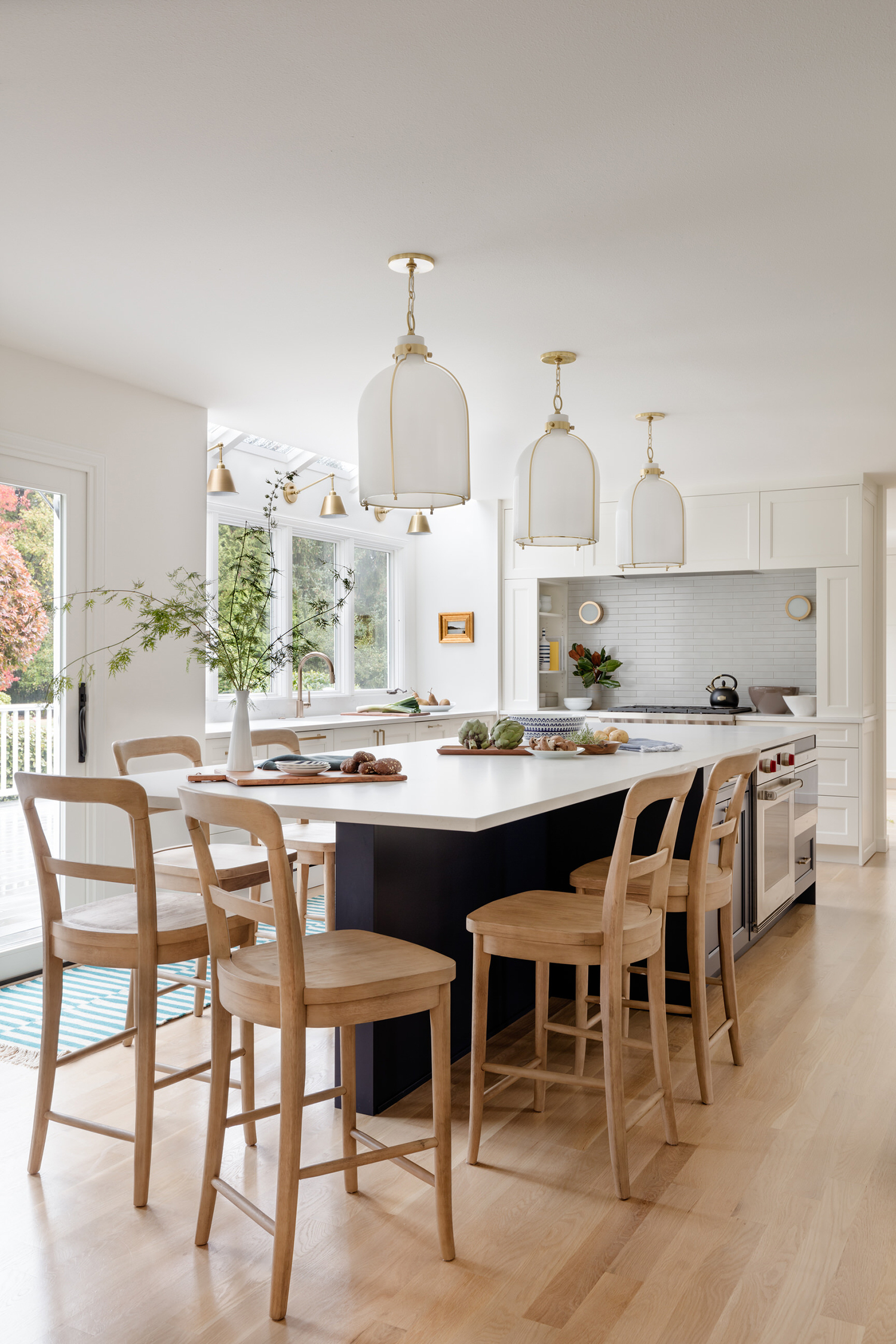 Kitchen Island Lake Washington House