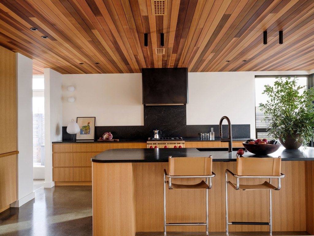 This 1950s Portland Home Leans Into Its Quintessential Mid-Century Style