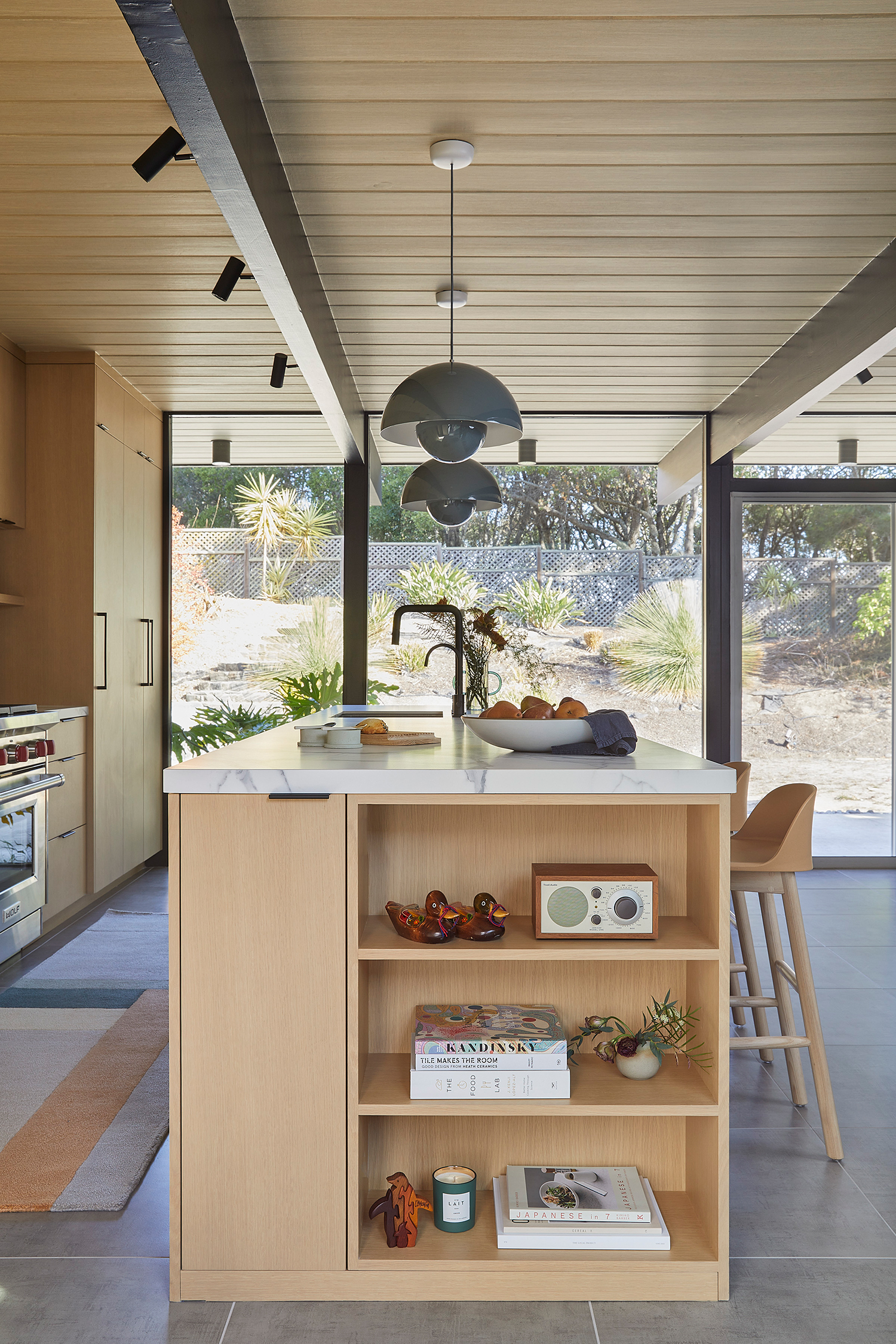 Kitchen in San Mateo Eichler by Cathie Hong