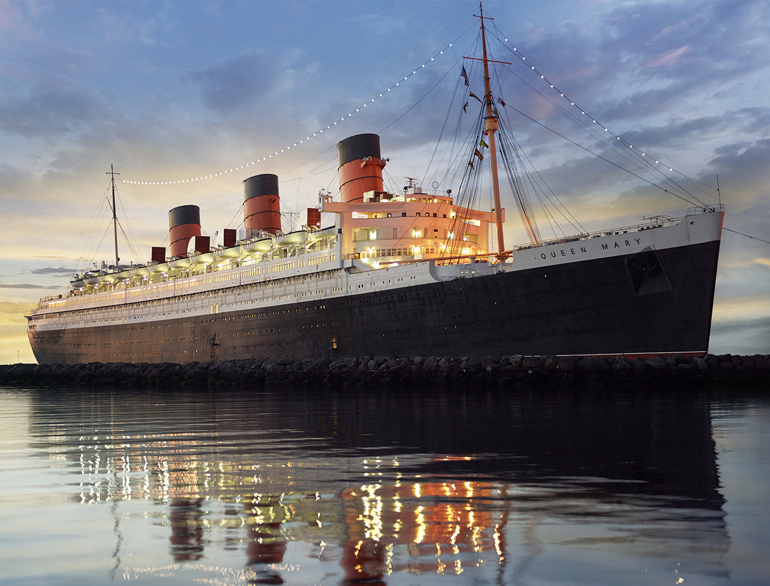 the-historic-queen-mary-ocean-liner-is-docked-in-long-beach-ca