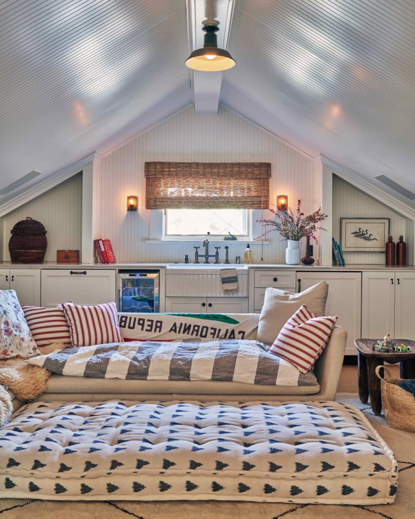 Recreation Room with Kitchenette