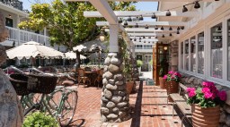 Le Petit Pali at 8th Ave Exterior