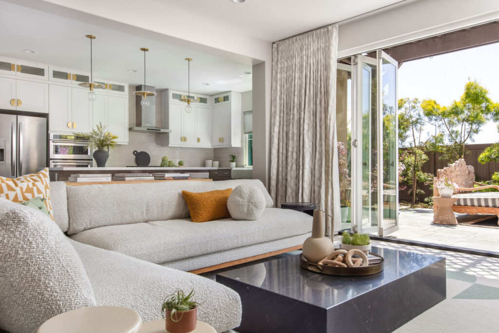 Living Area in San Diego House by Blythe Interiors