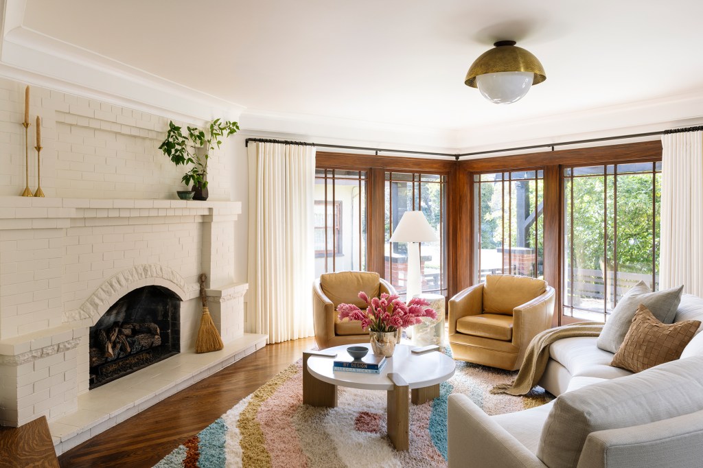 A Historic 1910 Craftsman in Oakland Gets Updated for Modern Living