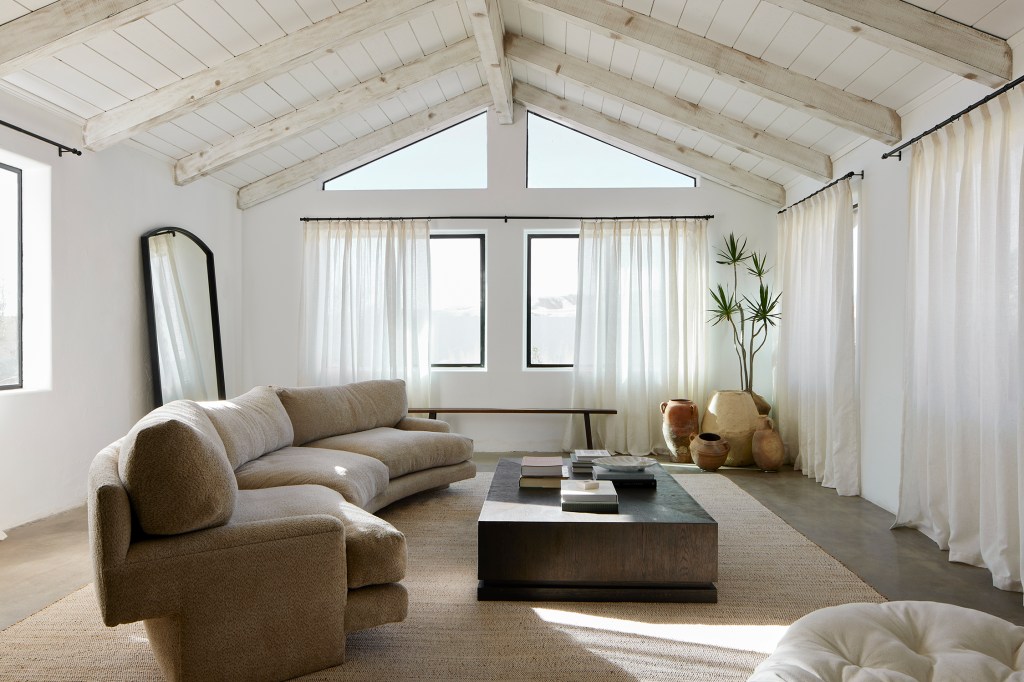 This Newly Remodeled California Property Was Featured in ‘Psycho’