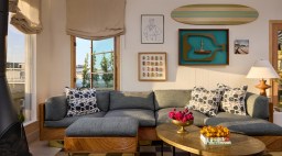 Living Room in Manhattan Beach Bungalow by Maestri Studio