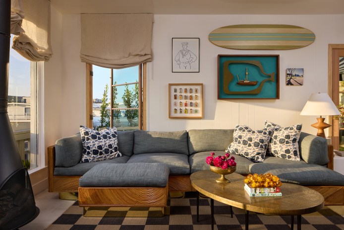 Living Room in Manhattan Beach Bungalow by Maestri Studio