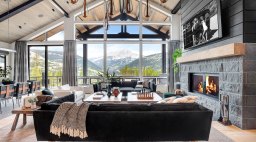 Yellowstone Living Room by Raili Clasen