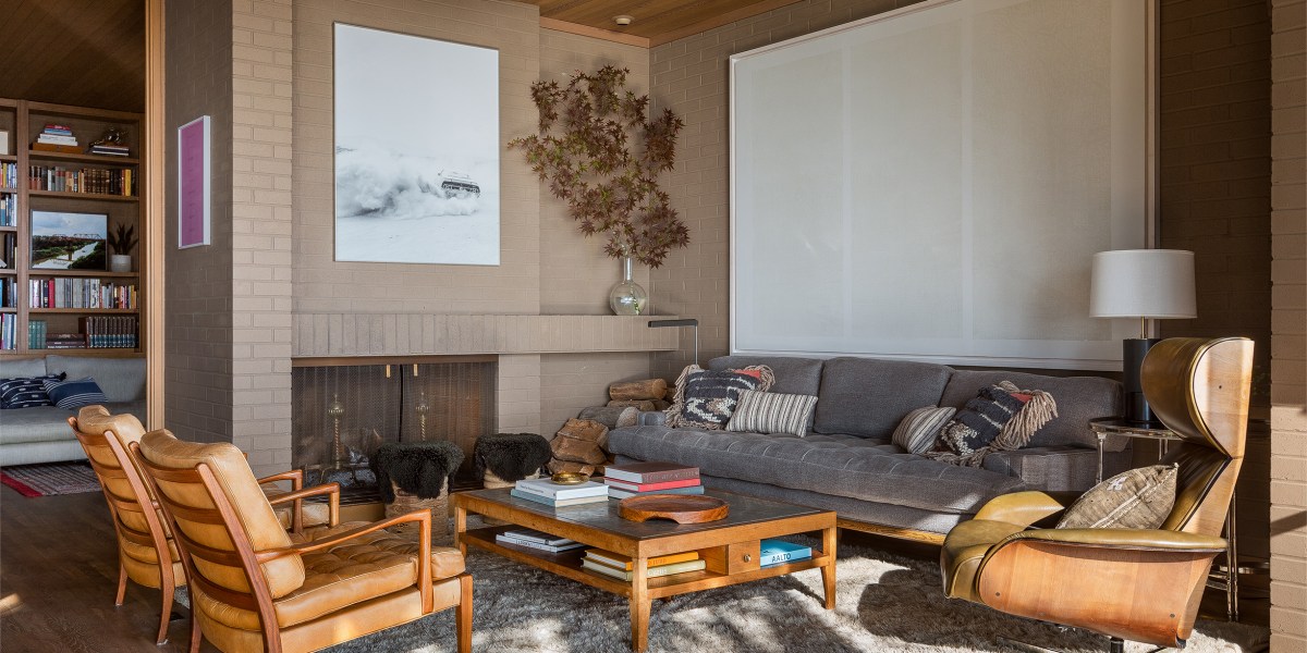Living Room in Seattle House by Hoedemaker Pfeiffer