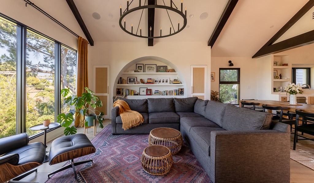 Living Space in Eagle Rock House by Arterberry Cooke