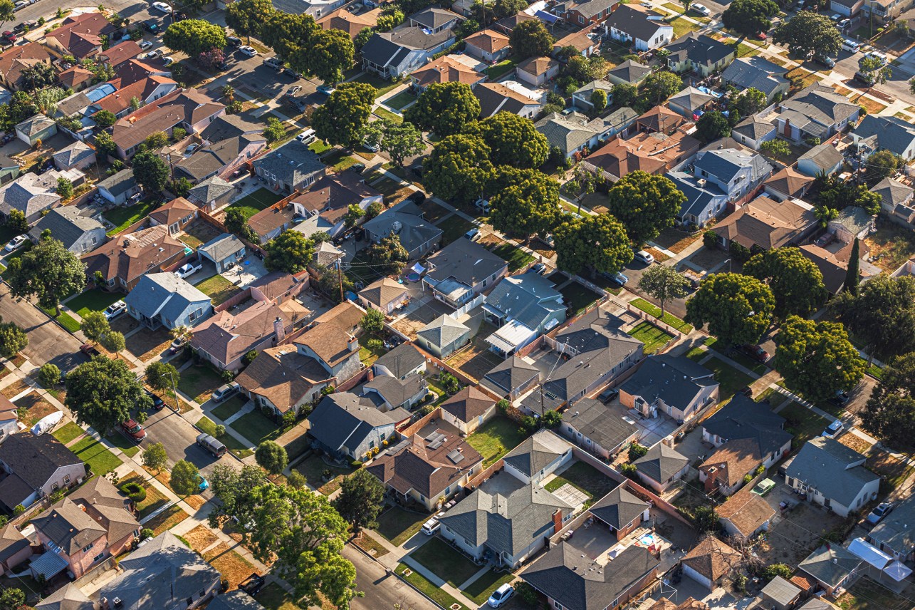 Will the Number of Downsizers Actually Lead to a 'Silver Tsunami'? Real Estate Experts Explain.