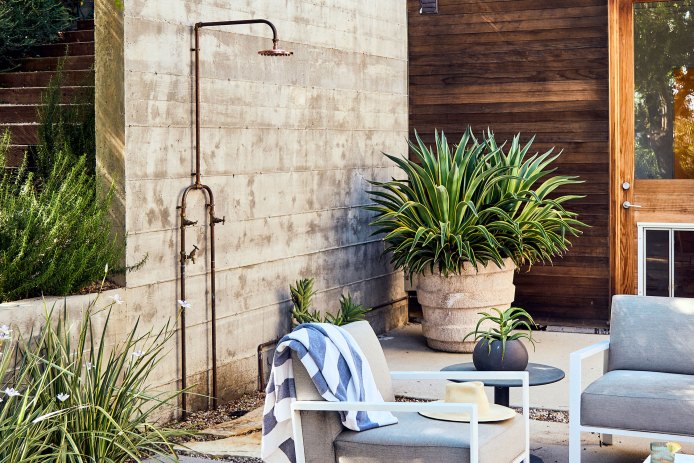 Maricopa Outdoor Shower