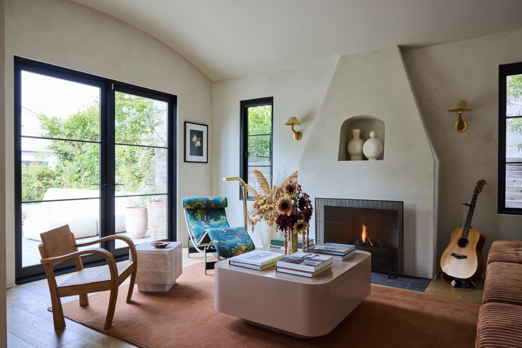 How a Former Fashion Editor-Turned-Interior Designer Creates Effortlessly Beautiful Spaces