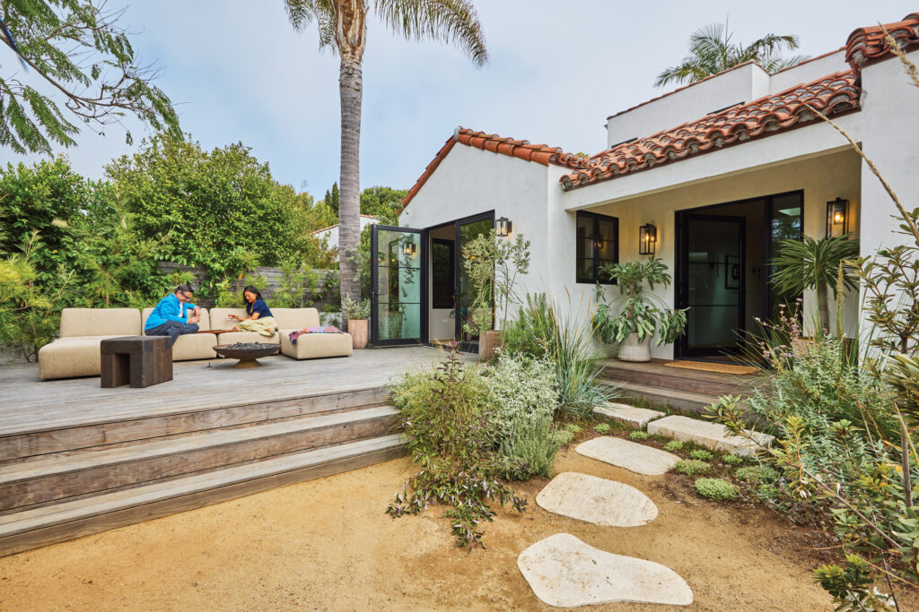Venice Outdoor Living Room