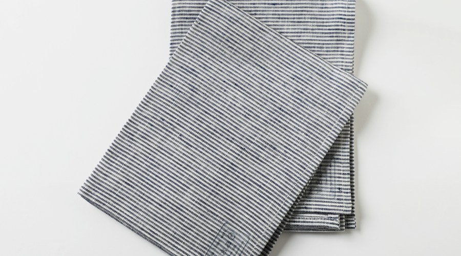 white-seersucker-hand-towels