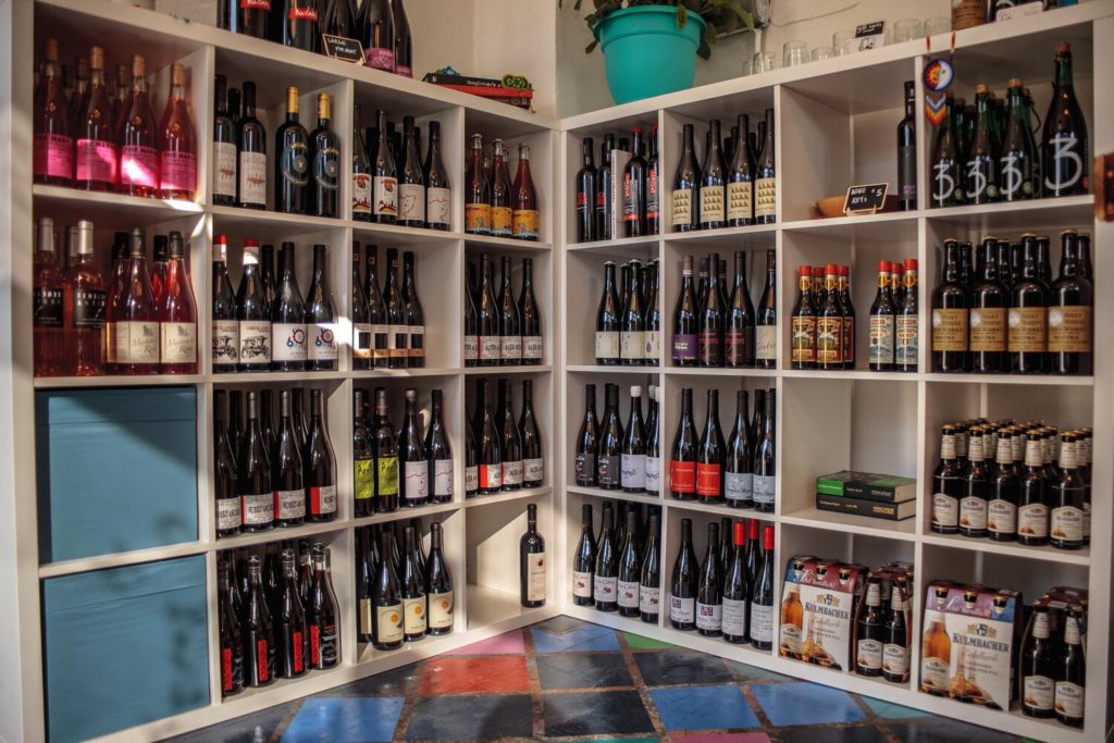 mollys bottle shop orange wine