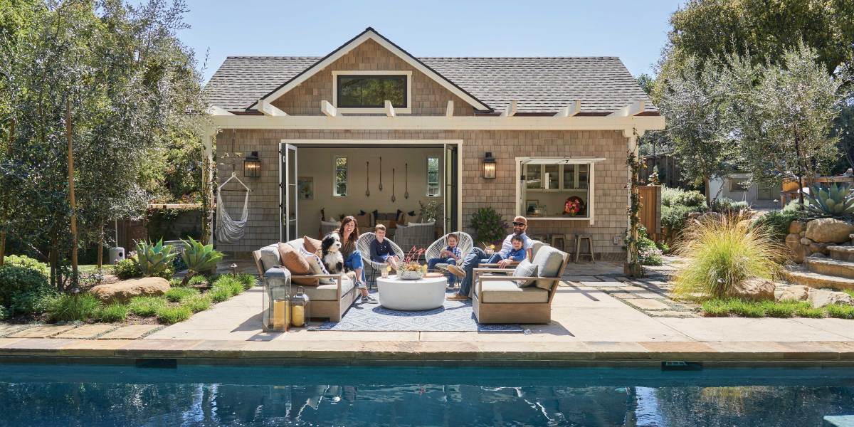 Ellis Family Outside Cabana