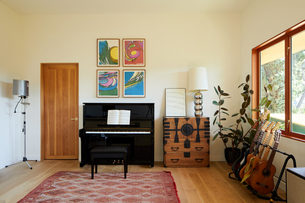 Music Studio in Silver Lake House by Laun