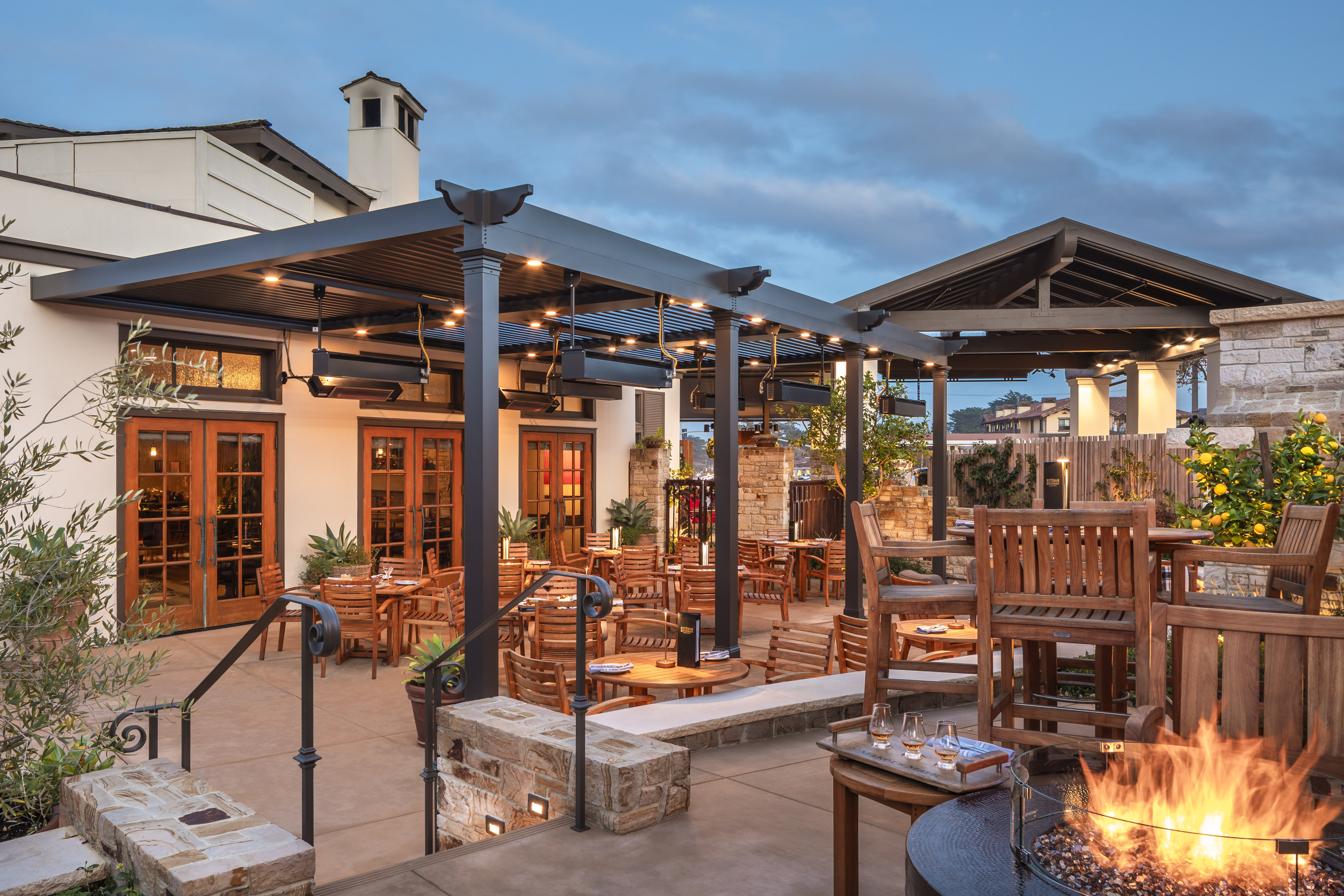 esteban-restaurant-patio