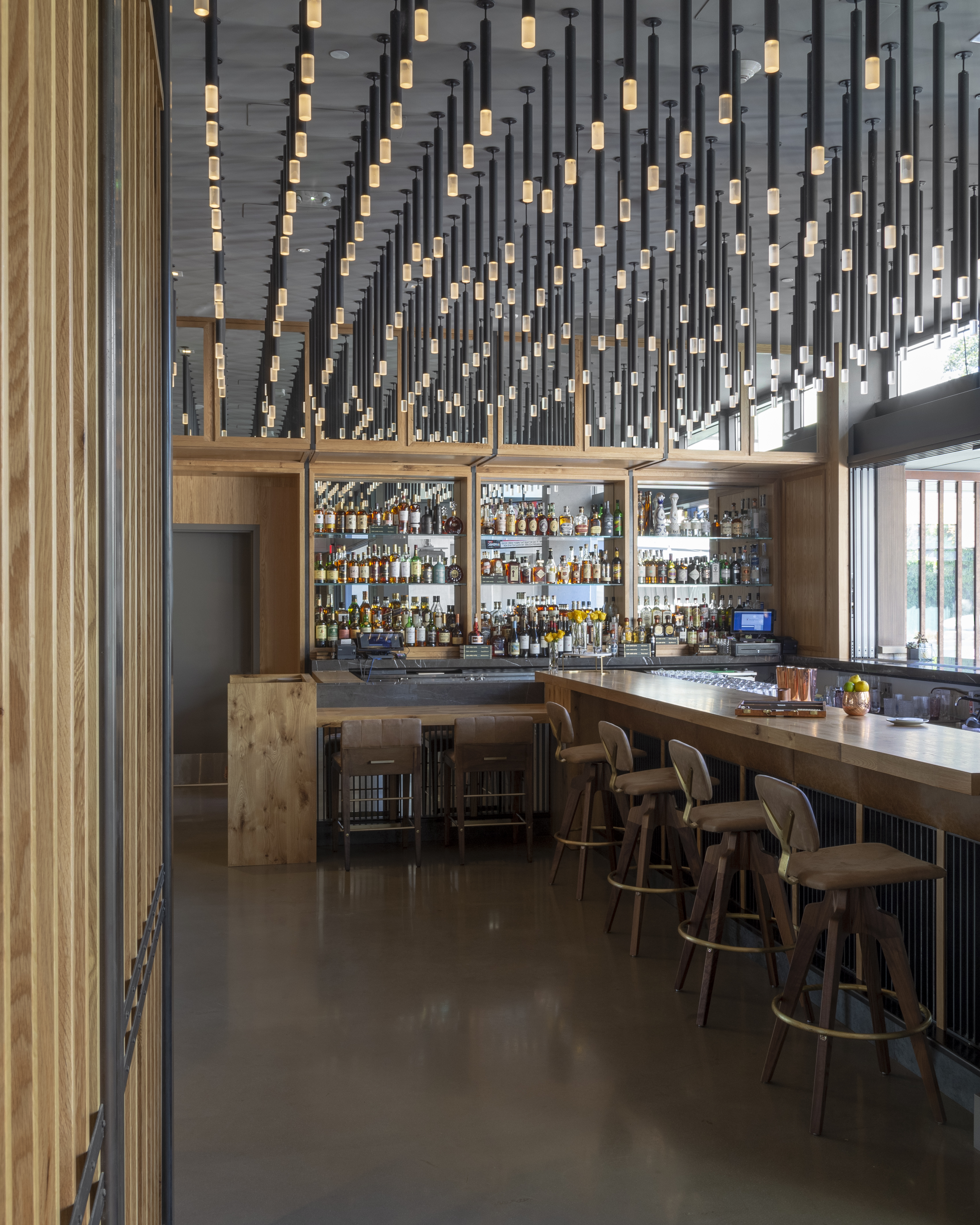 oak-violet-bar