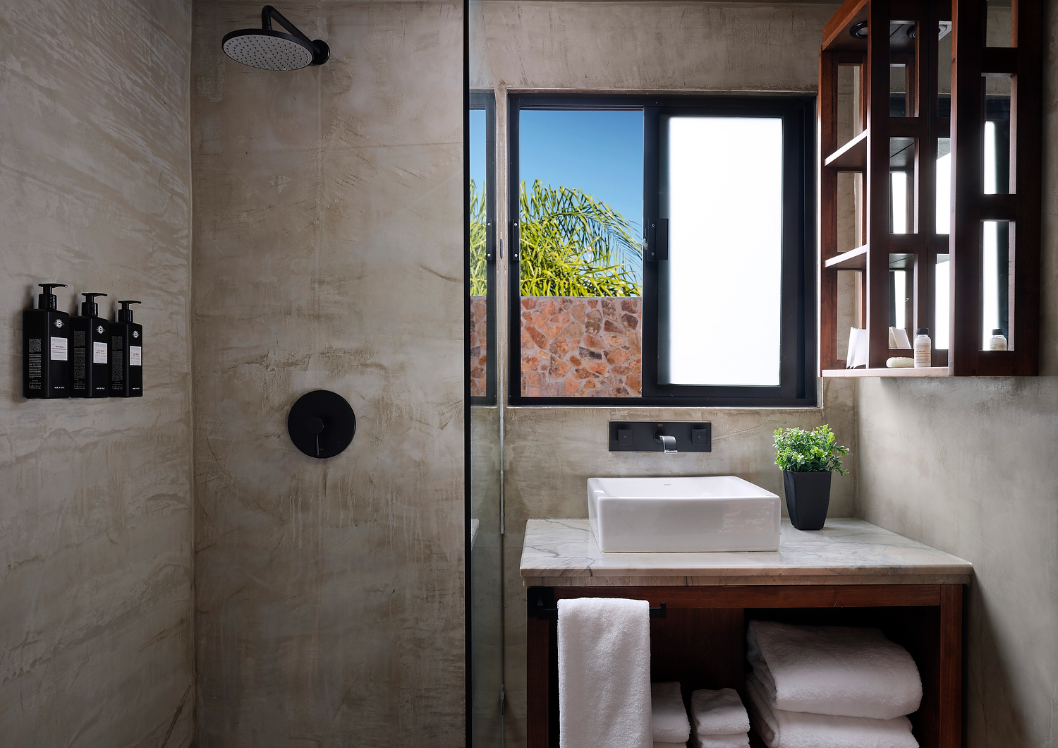 guestroom-bathroom-at-surya