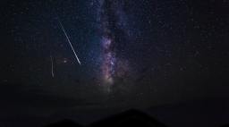 Shooting Stars and Milky Way