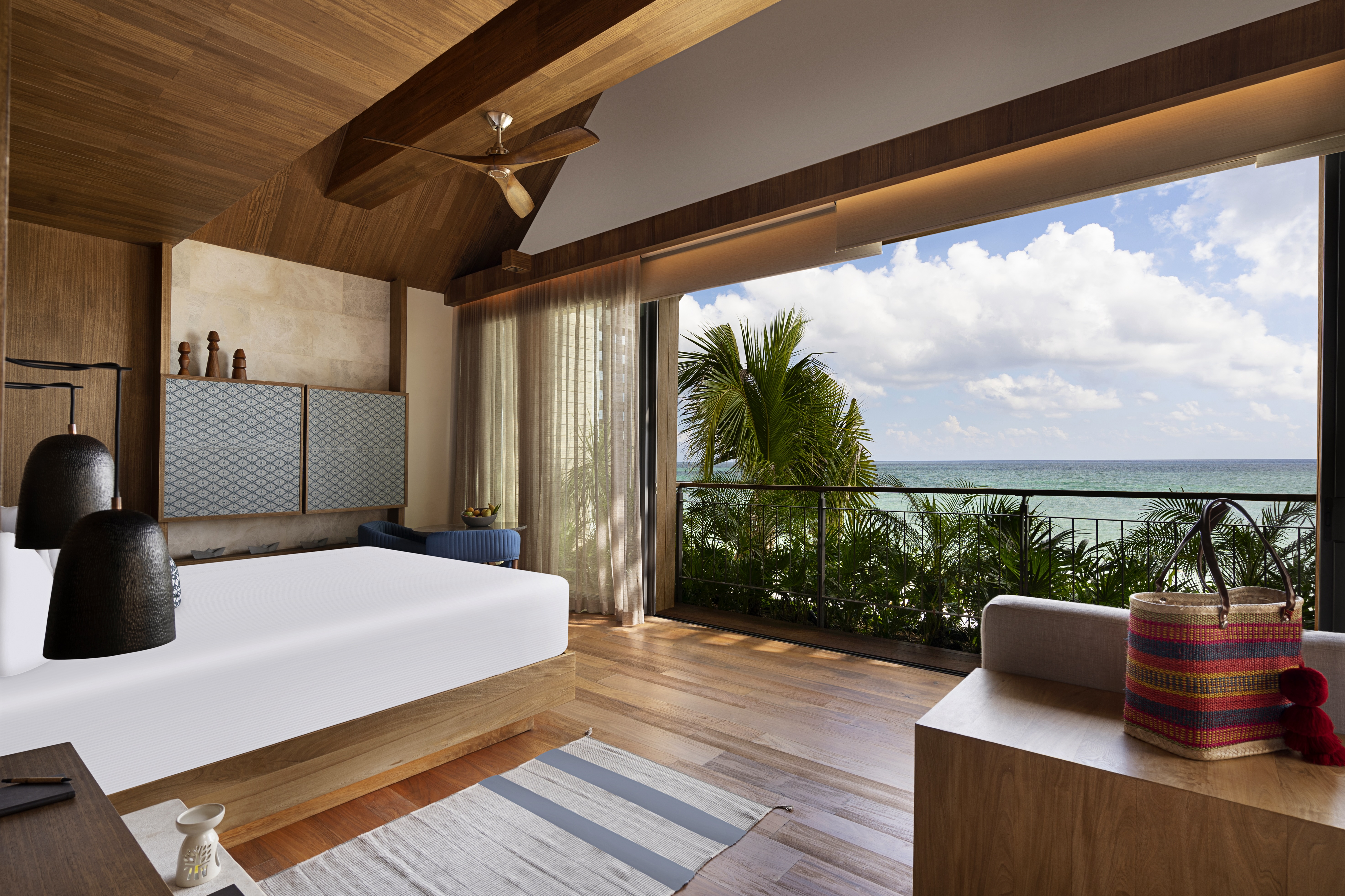 oceanfront-suite