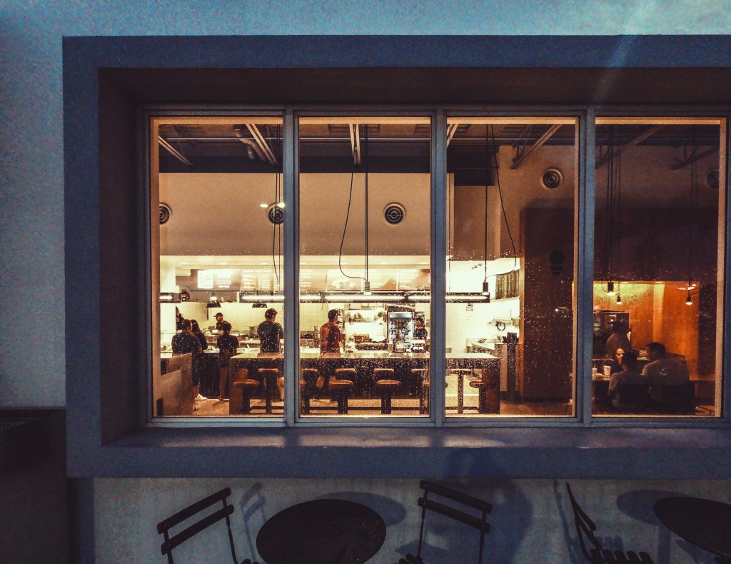 How to Eat in a Restaurant Now: A Post-Pandemic Guide to Dining Out