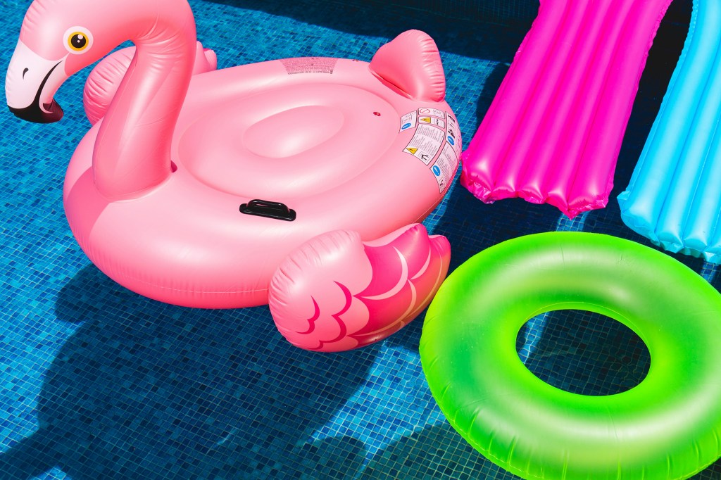 Even Interior Designers Think These Pool Essentials Are Chic