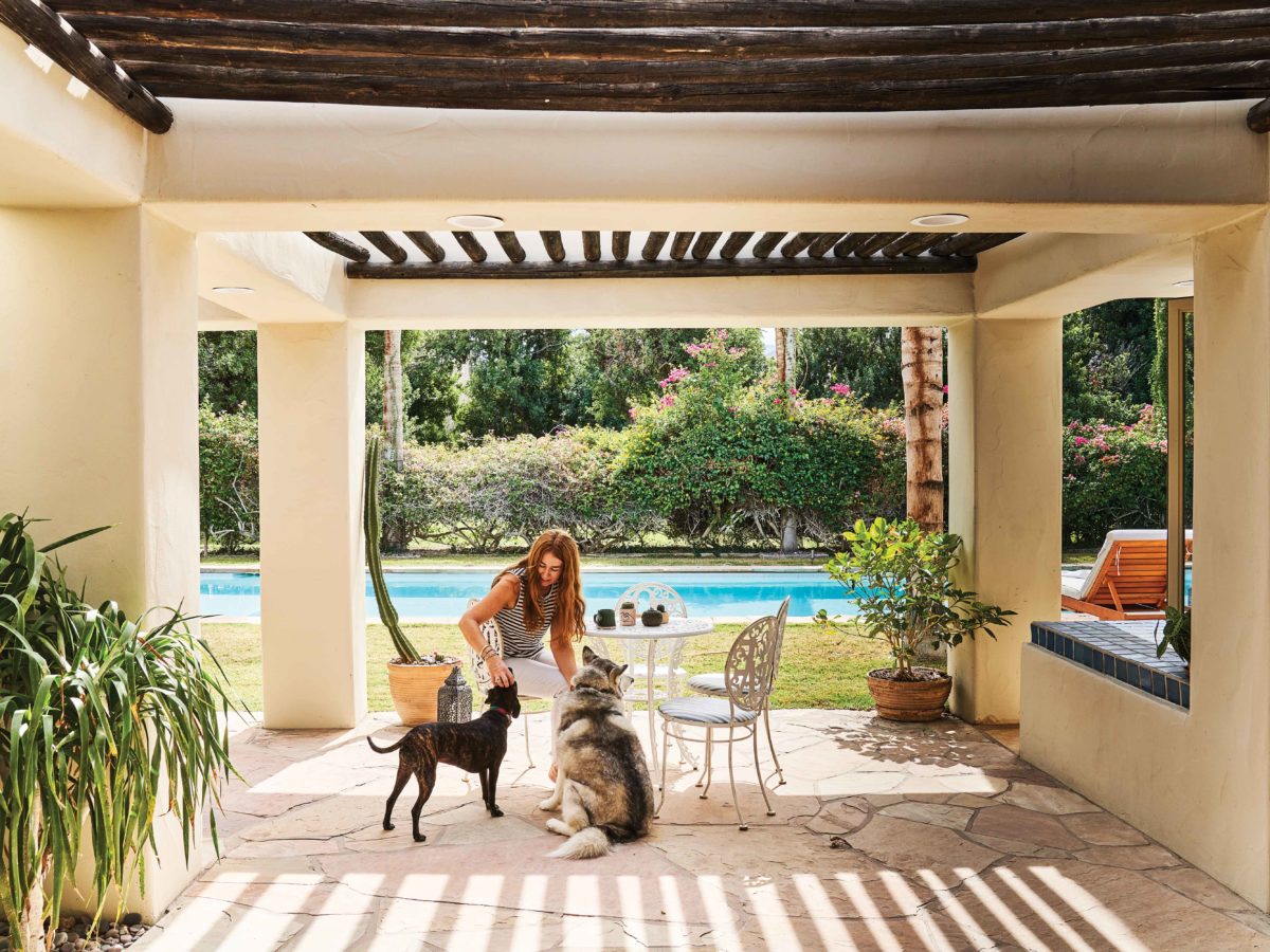 Rancho Colibri Patio with Dogs