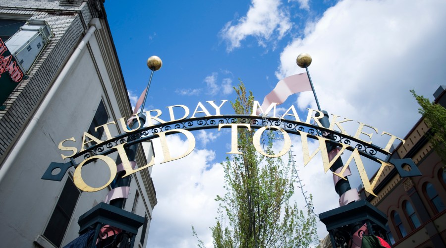 flea-market-or-craft-fair-portland-saturday-market-portland-or