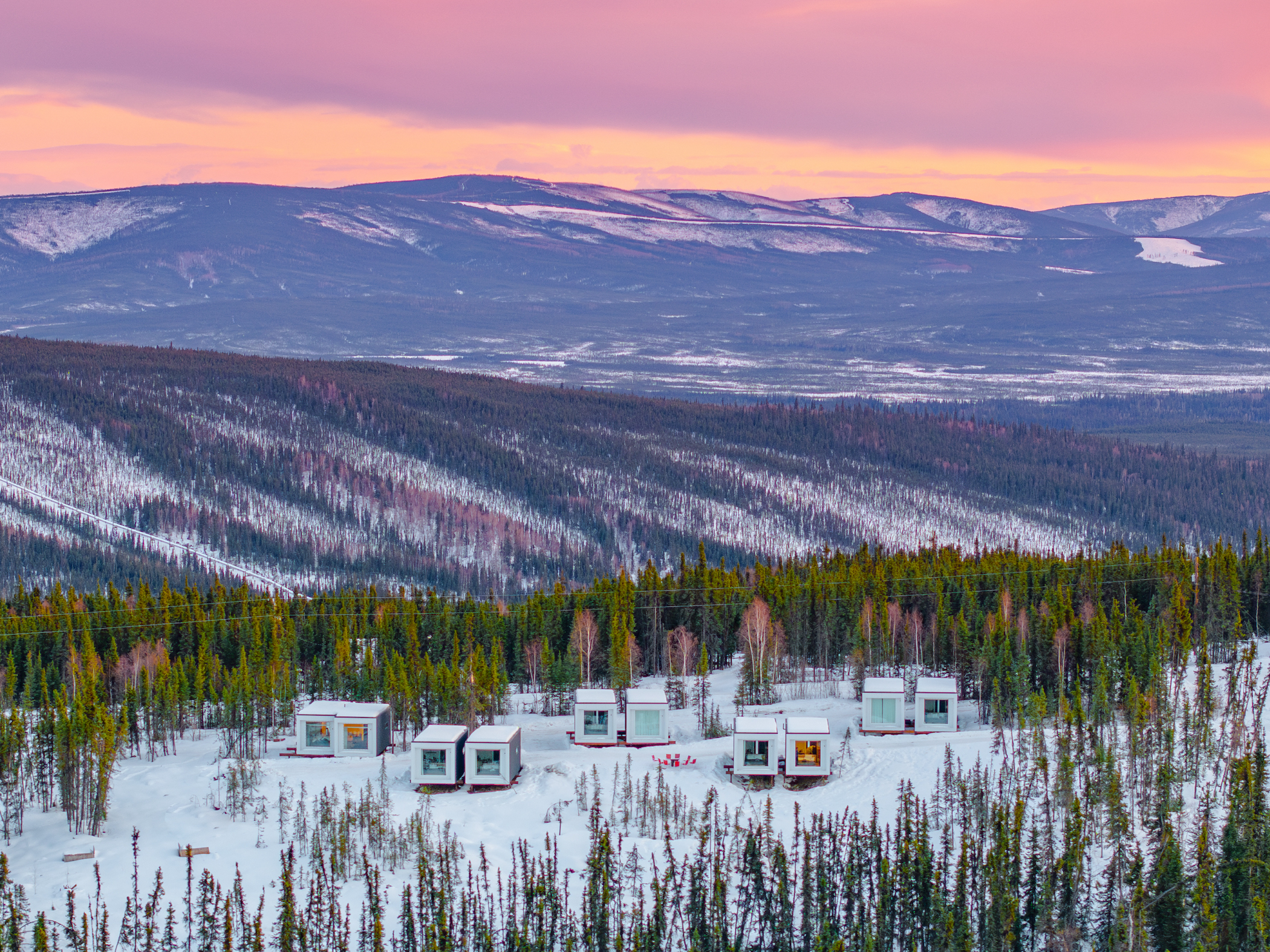 cubes-feature-a-full-wall-of-arctic-glass-on-the-northeast-end-for-aurora-viewing