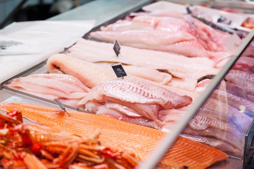 4 Smart Tips for Buying Top-Tier Seafood from the Grocery Store