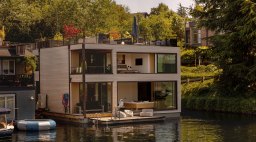 Seattle Houseboat by NB Design