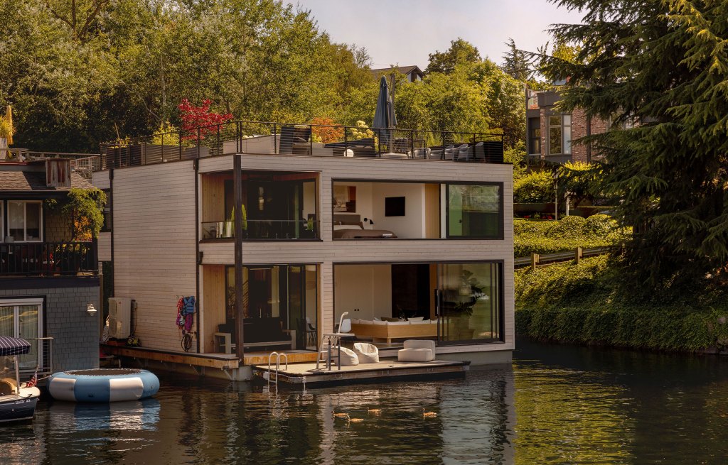 Inside a Floating Home Created by the Same People Who Designed the ‘Sleepless in Seattle’ Houseboat