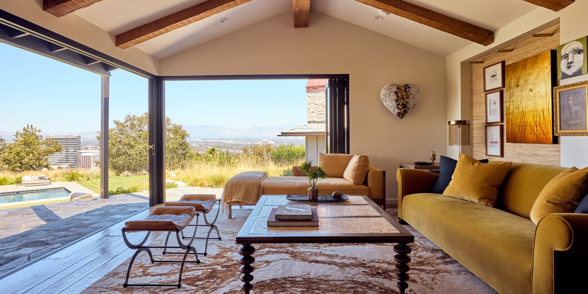 Sherman Oaks Indoor-Outdoor Living