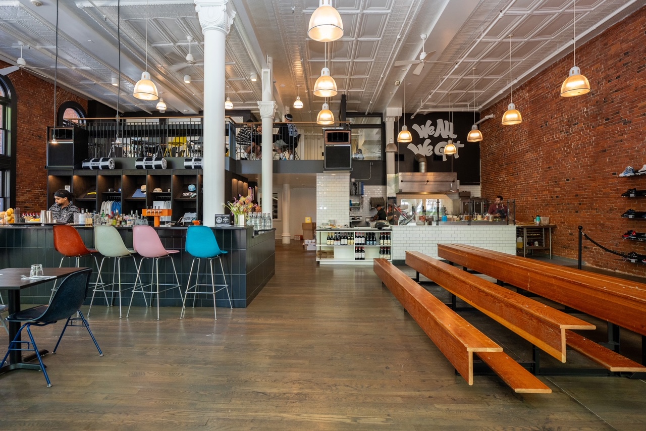 interior-at-darkalinos-and-the-hometeam