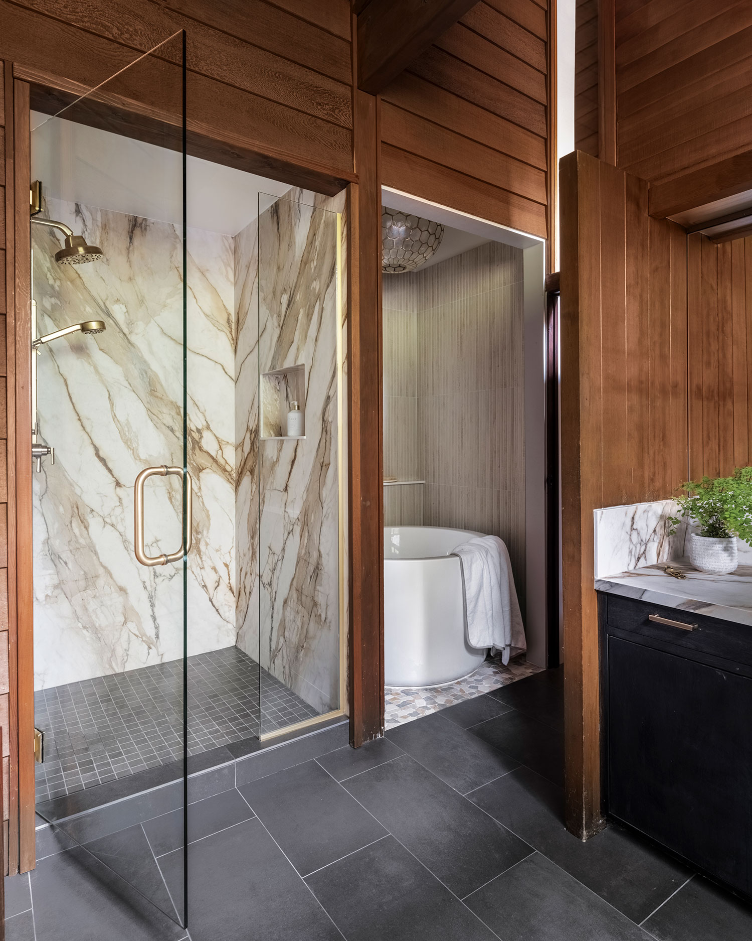 Soaking Tub in Seattle Mid-Century House by KP Spaces