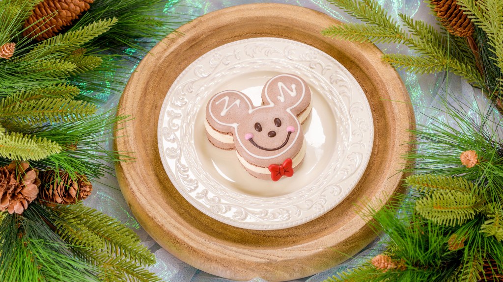 These Are the Holiday Treats You Don't Want to Skip at Disneyland This Year