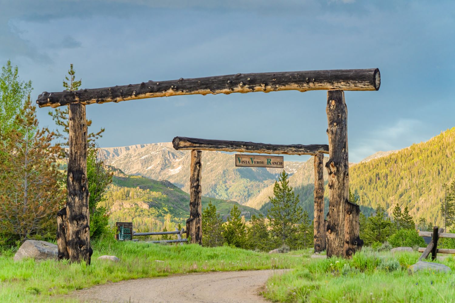 vista-verde-ranch-chaparral-entry-gate